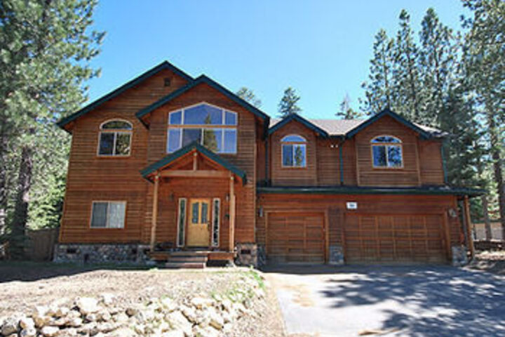 Exterior of 2100 Shawnee