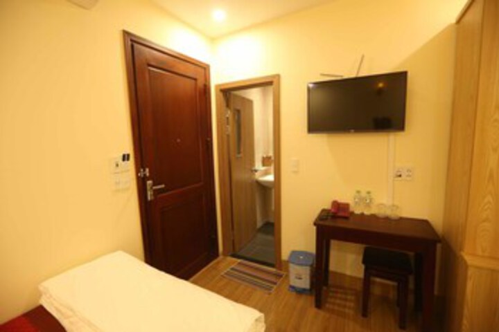 Room 33 of 34