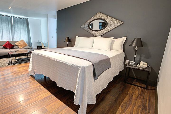 Room 25 of 76