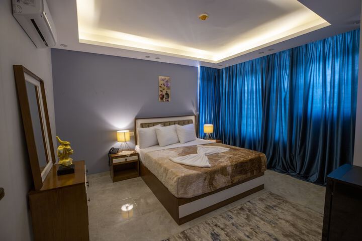 Room 13 of 92