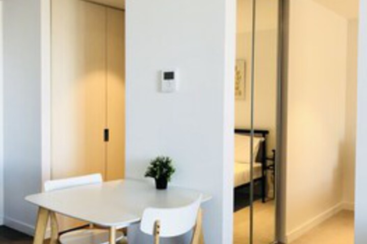 Room 6 of 17