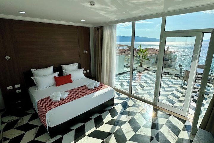 Room 10 of 191