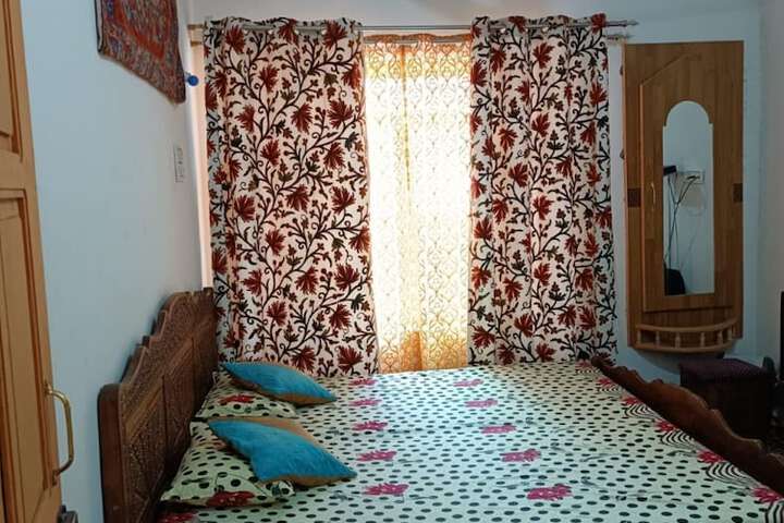 Room 7 of 10