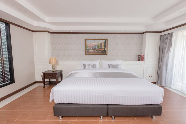 Room 9 of 53