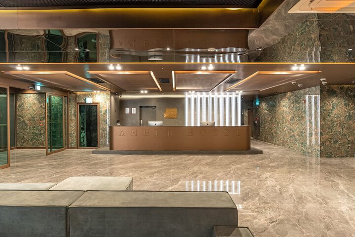 Entrance & Lobby