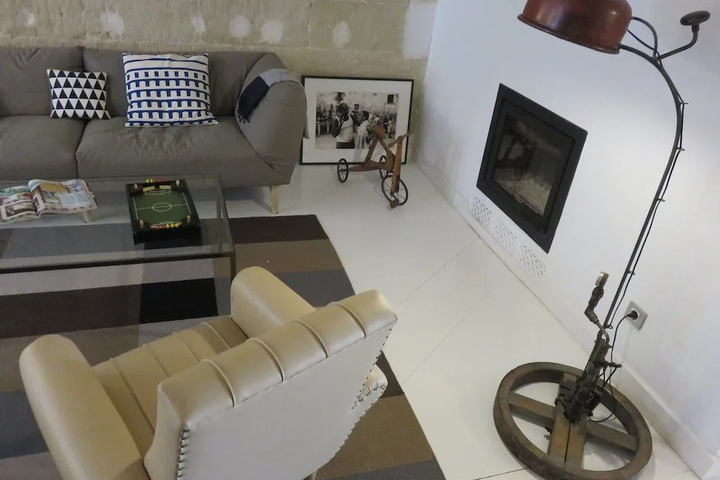 Room 10 of 25