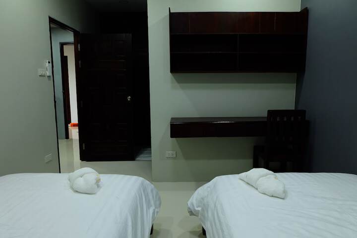 Room 5 of 44