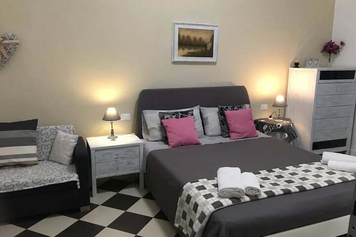 Room 4 of 36