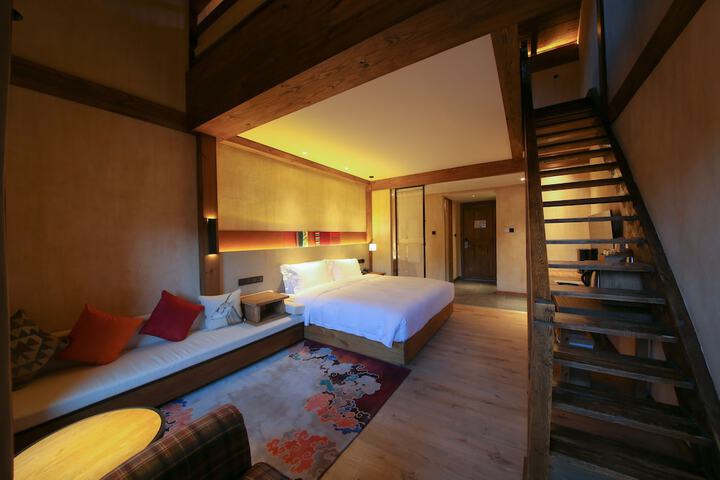 Room 4 of 71