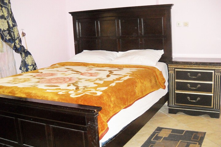 Room 6 of 23