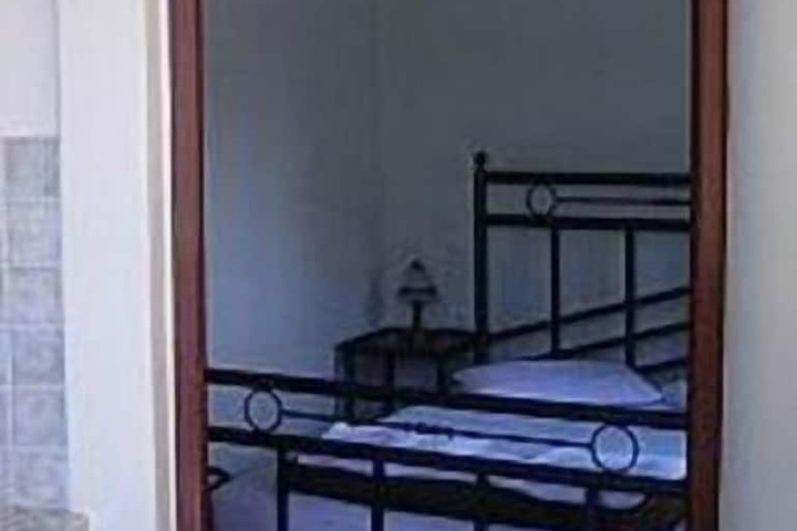 Room 8 of 41