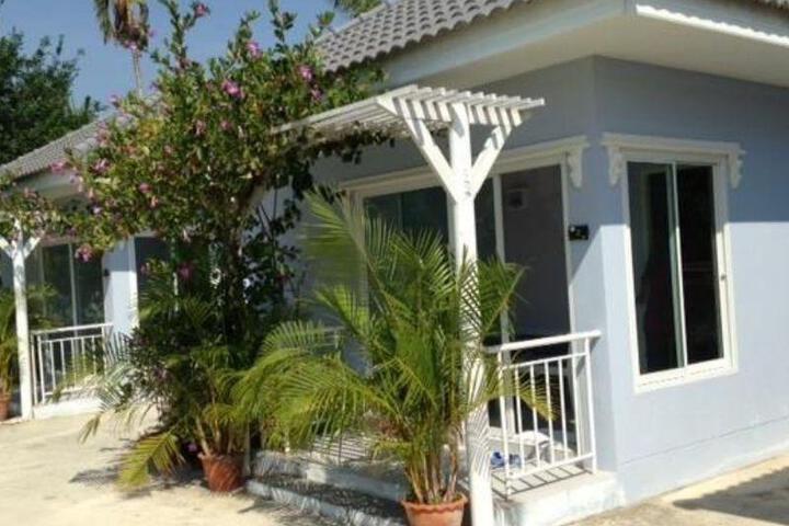 Yindee Baanpuk Villa