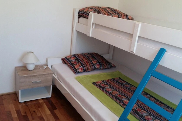 Room 4 of 13
