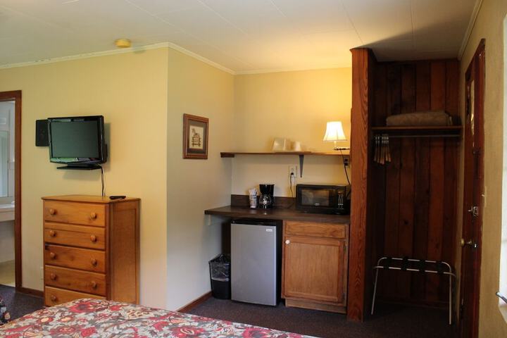Room 9 of 16
