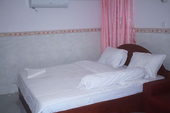 Room 5 of 36