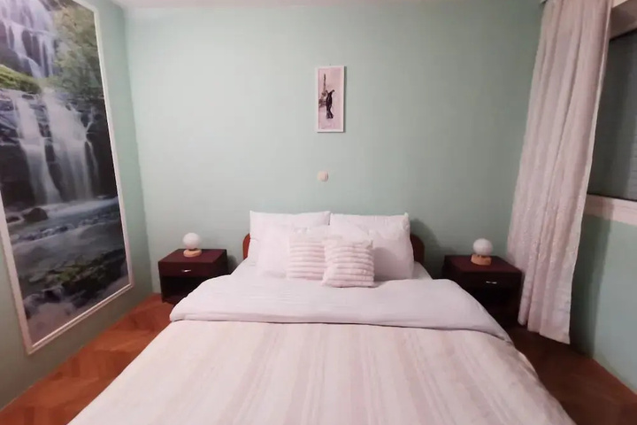 Room 5 of 15