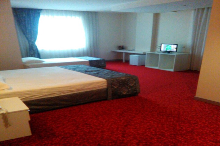 Room 14 of 36