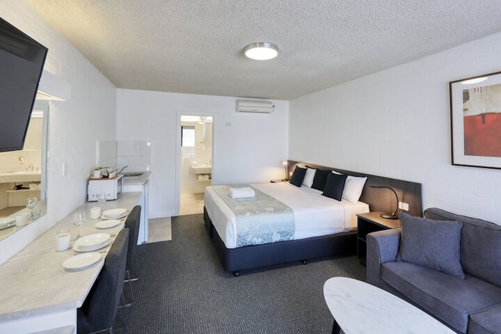 Room 18 of 38