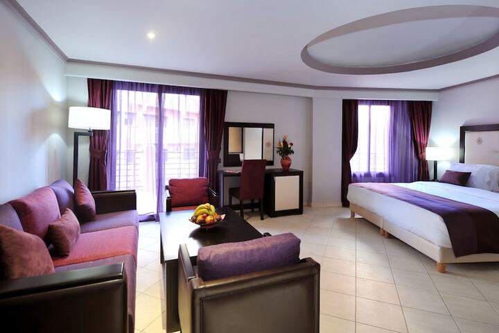 Room 16 of 37
