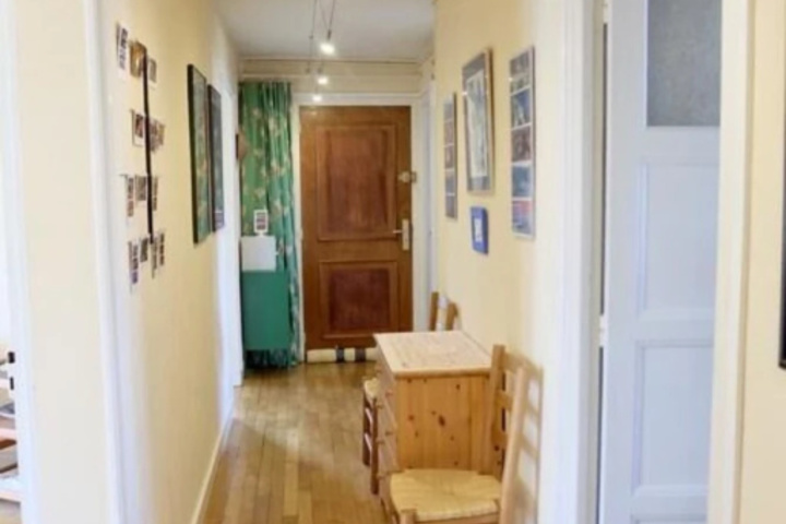 Room 9 of 13