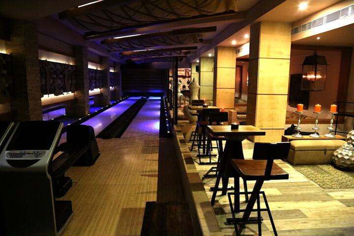 Lounge 25 of 30