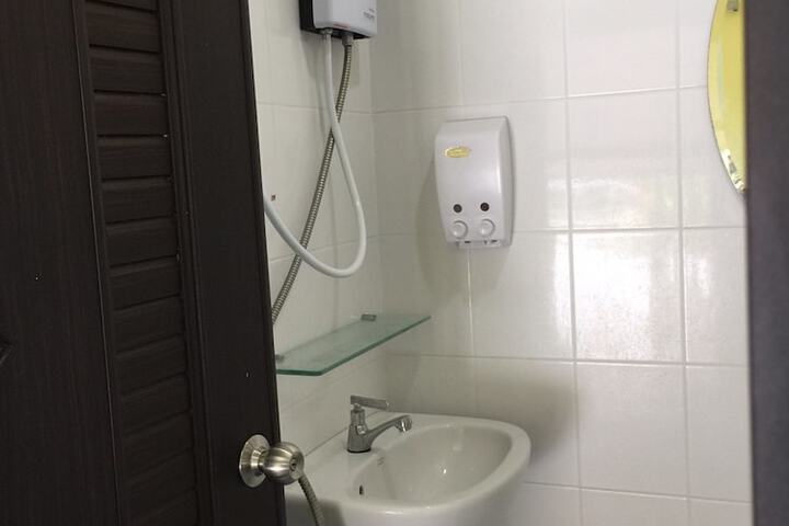 Room 65 of 95