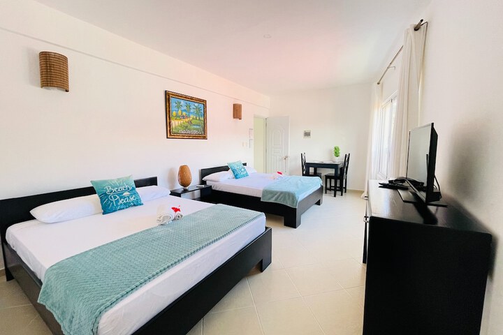 Room 12 of 213