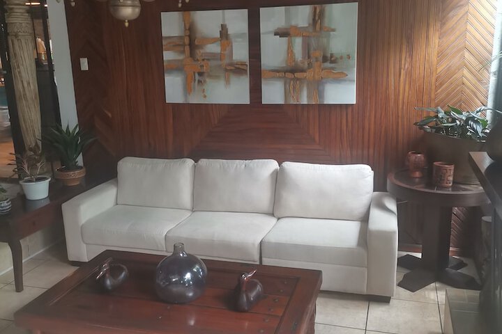 Room 10 of 22