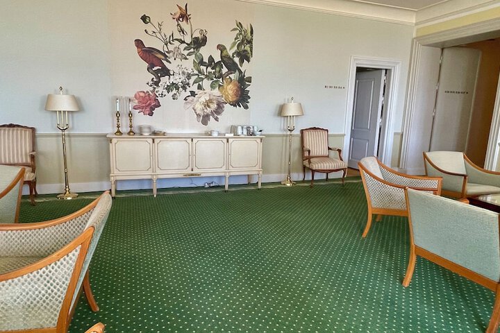 Room 30 of 80