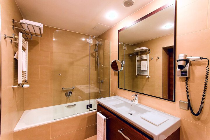 Room 15 of 45
