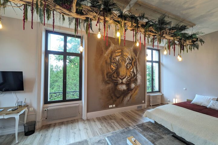 Room 12 of 27