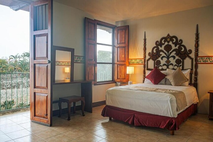 Room 3 of 37