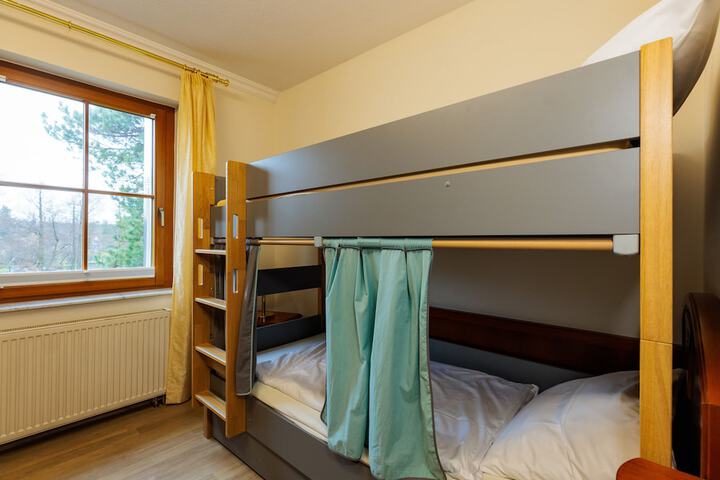 Hotel 85 of 90