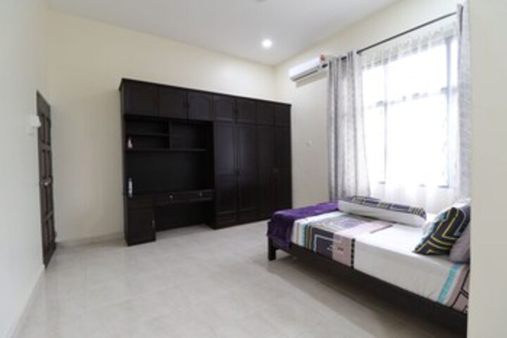 Room 14 of 23