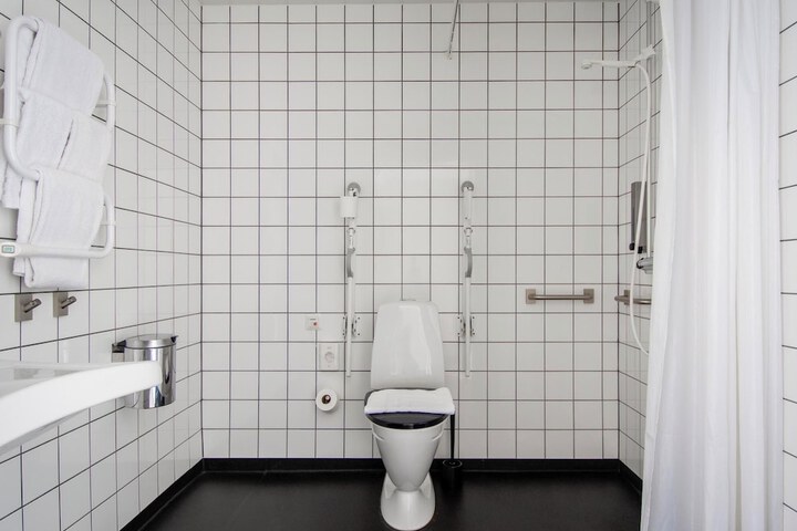 Clean Restrooms