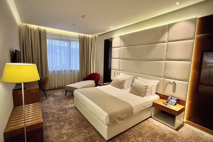 Room 42 of 146