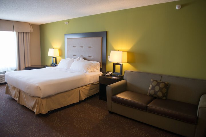 2 Queen Beds (8 of 14)