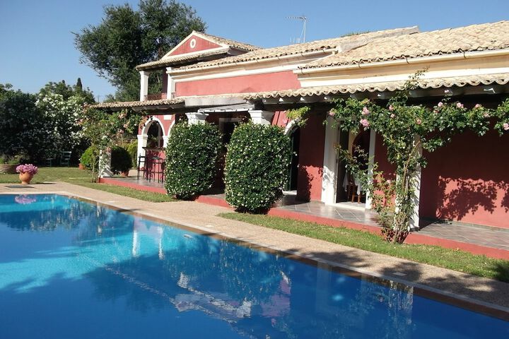 Hotel with Pool