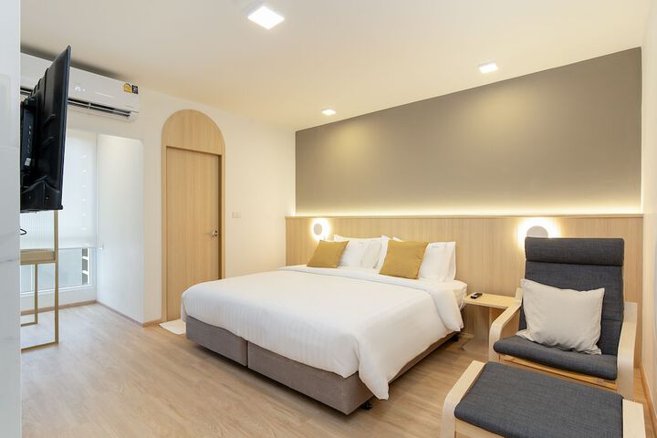 Room 10 of 85