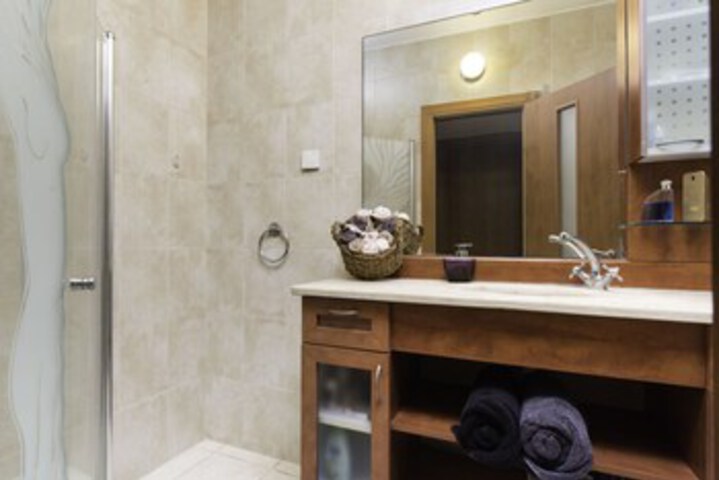 Room 3 of 20