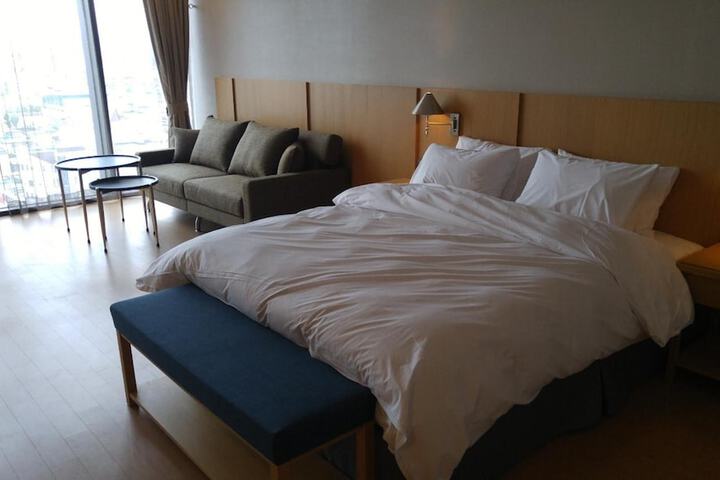 Room 25 of 60