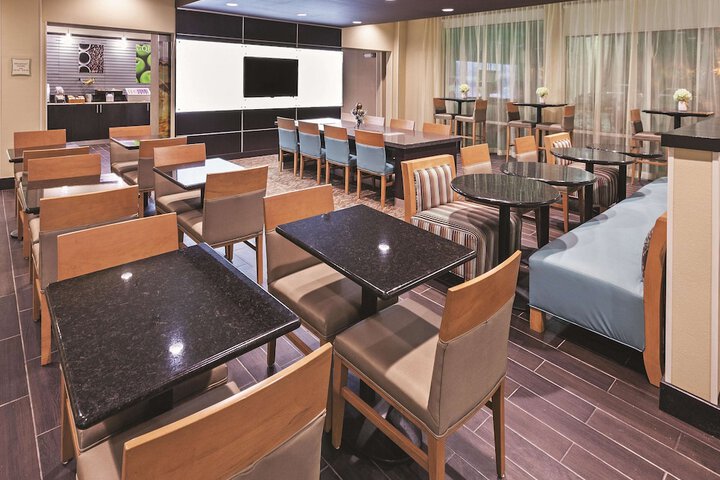 Breakfast/Coffee Service 41 of 53