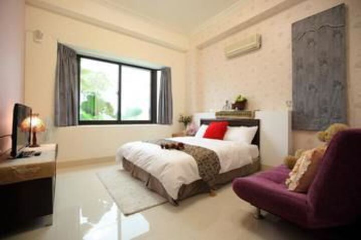 Room 8 of 15