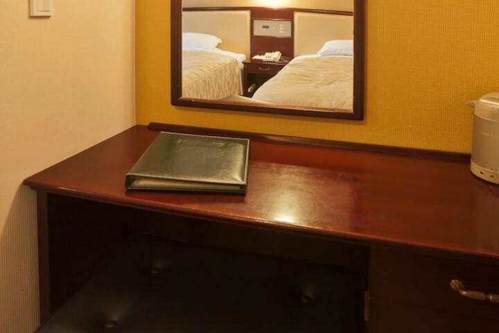 Room 17 of 66
