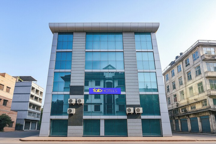FabHotel Ramhan - Nr. Patel Nagar Metro
