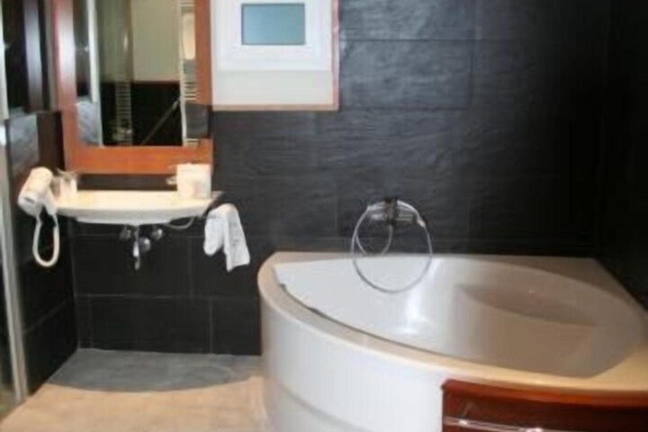 Clean Restrooms