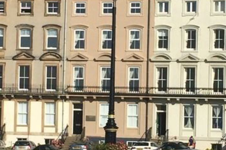 Crescent Garden House