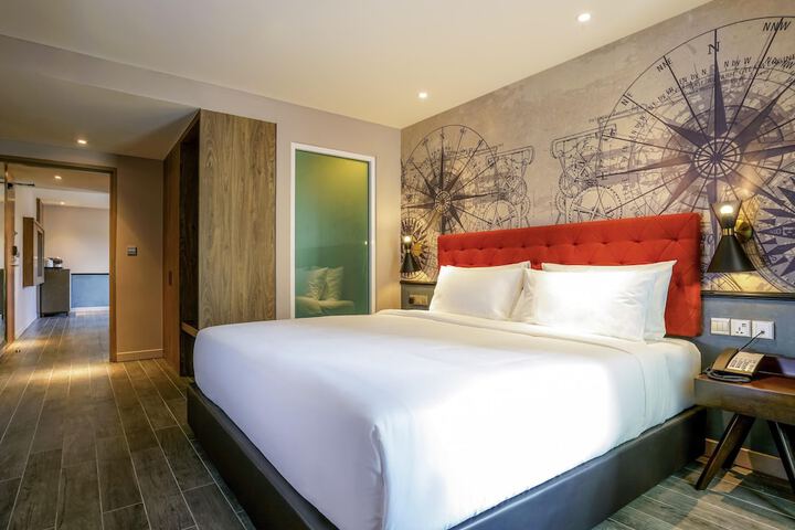 Room 17 of 157