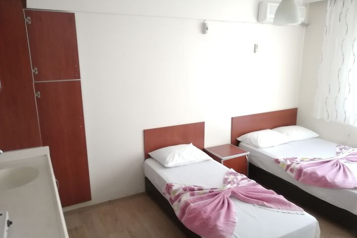 Room 3 of 7