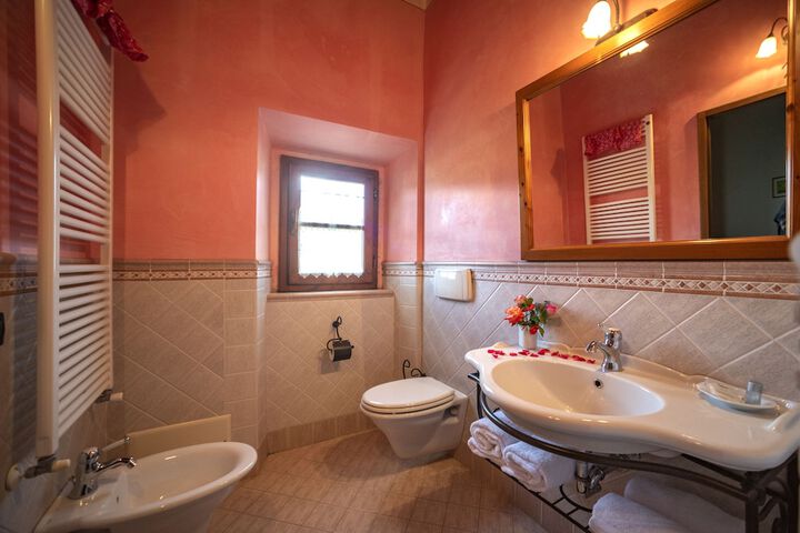 Room 4 of 20